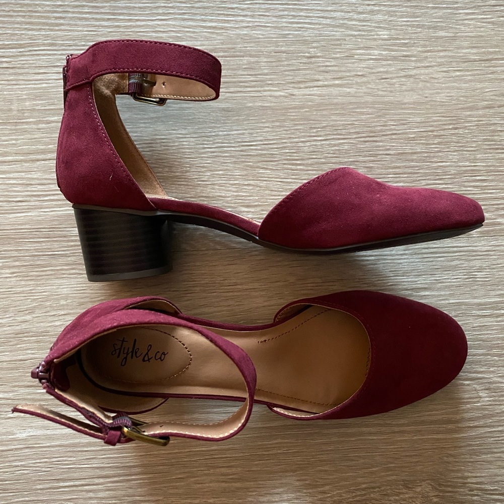 NWOT burgundy heels, size 8